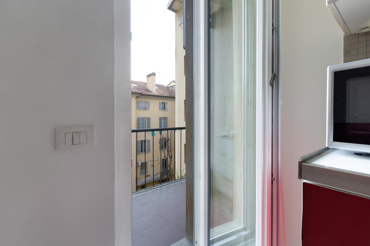 Apartament Cozy Apt With Balcony - Mm2 Sant'Agostino Mediolan Zewnętrze zdjęcie